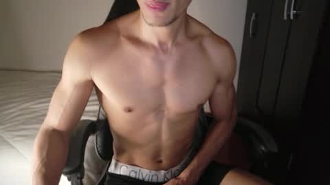 Snapshot of stylishman01 chatting on 02-12-26, 09:21 stylish man online show from 02-12-26, 09:21