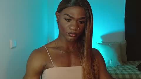 Suanny Klatten  It is my account independent  online show from 02-05-25, 01:54