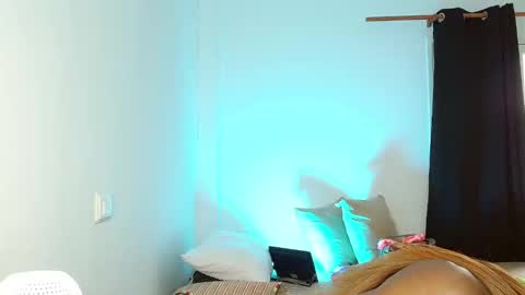 Snapshot of suannyklatten_ chatting on 03-06-25, 11:25 Suanny Klatten It is my account independent online show from 03-06-25, 11:25