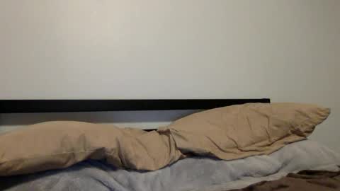 Snapshot of suaveces chatting on 09-22-25, 01:40 suaveces online show from 09-22-25, 01:40