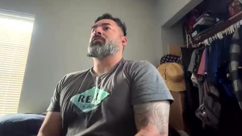 Snapshot of suavecito67 chatting on 02-01-26, 04:05 suavecito67 online show from 02-01-26, 04:05