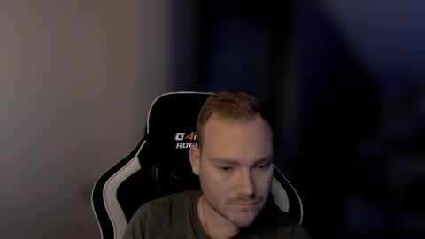 Snapshot of sub_austr chatting on 11-05-25, 08:42 sub_austr online show from 11-05-25, 08:42