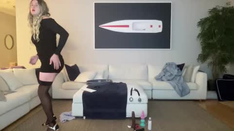 Sissy Isabella online show from 11-06-25, 04:57