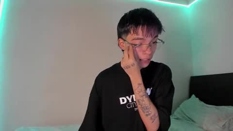 Snapshot of submissive_boyy_ chatting on 01-02-25, 02:57 nico online show from 01-02-25, 02:57