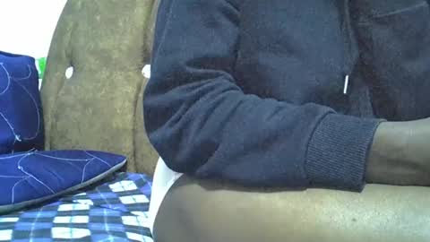 Snapshot of submissive_slut001 chatting on 12-27-24, 06:10 submissive_slut001 online show from 12-27-24, 06:10