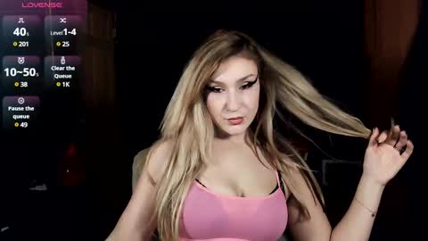 Snapshot of suburban_sickness chatting on 12-06-24, 04:06 Polly online show from 12-06-24, 04:06