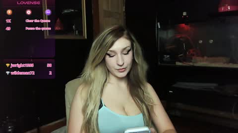 Snapshot of suburban_sickness chatting on 01-27-25, 03:50 Polly online show from 01-27-25, 03:50