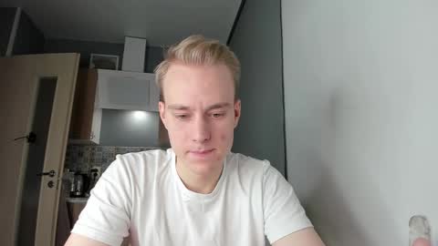 Snapshot of successful_kevin chatting on 10-27-25, 02:43 Kevin online show from 10-27-25, 02:43