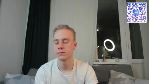 Snapshot of successful_kevin chatting on 12-15-25, 07:29 Kevin online show from 12-15-25, 07:29