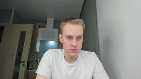 Snapshot of successful_kevin chatting on 12-21-25, 01:18 Kevin online show from 12-21-25, 01:18