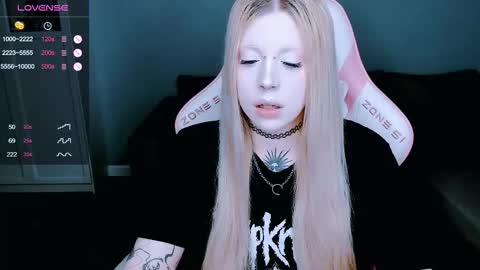 Snapshot of succubus_leslie chatting on 10-26-25, 09:31 succubus_leslie online show from 10-26-25, 09:31