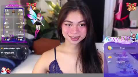 Snapshot of suckablechick chatting on 01-11-25, 02:20 Marry online show from 01-11-25, 02:20