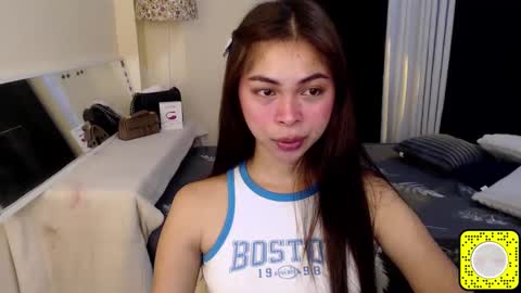 Snapshot of suckablechick chatting on 03-11-25, 11:15 Marry online show from 03-11-25, 11:15