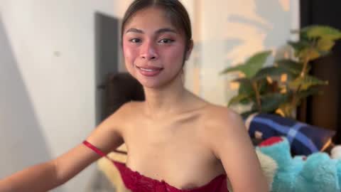 Snapshot of suckablechick chatting on 11-12-25, 06:08 Marry online show from 11-12-25, 06:08