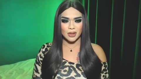 Snapshot of suckablecockoffreya chatting on 12-07-24, 08:05 JADE ELYSE online show from 12-07-24, 08:05