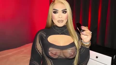 Snapshot of suckablecockoffreya chatting on 02-15-26, 01:52 JADE ELYSE online show from 02-15-26, 01:52