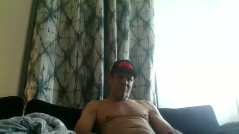 Snapshot of suckitu812 chatting on 12-17-24, 03:17 SUCKITU812 online show from 12-17-24, 03:17