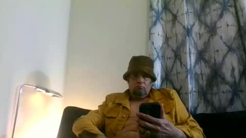 Snapshot of suckitu812 chatting on 12-18-24, 10:19 SUCKITU812 online show from 12-18-24, 10:19