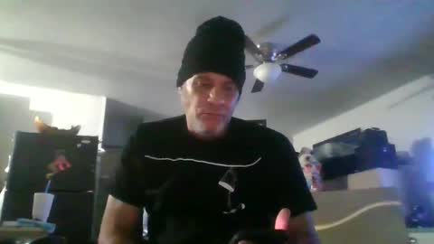 Snapshot of suckitu812 chatting on 01-19-25, 11:56 SUCKITU812 online show from 01-19-25, 11:56