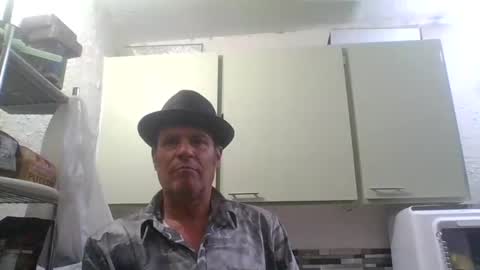 Snapshot of suckitu812 chatting on 02-03-25, 11:31 SUCKITU812 online show from 02-03-25, 11:31