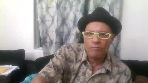 Snapshot of suckitu812 chatting on 03-06-25, 10:09 SUCKITU812 online show from 03-06-25, 10:09