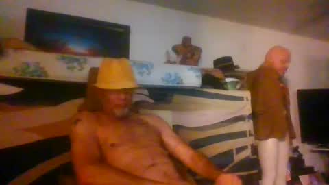 Snapshot of suckitu812 chatting on 09-29-25, 10:31 SUCKITU812 online show from 09-29-25, 10:31