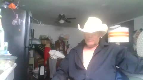 Snapshot of suckitu812 chatting on 02-02-26, 08:24 SUCKITU812 online show from 02-02-26, 08:24