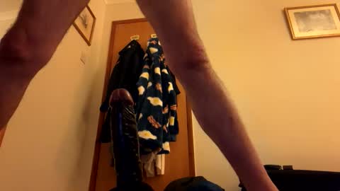 Snapshot of suckmeoffuk chatting on 09-12-25, 02:44 JJ online show from 09-12-25, 02:44