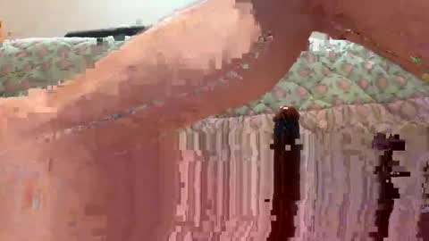 Snapshot of suckmeoffuk chatting on 02-18-26, 04:14 JJ online show from 02-18-26, 04:14