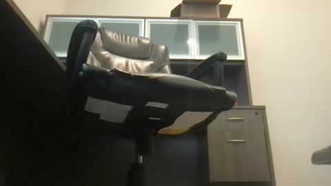 suckonthis318 online show from 03-10-25, 03:41