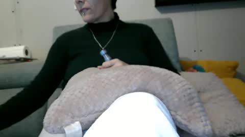 Snapshot of sucrette5629 chatting on 12-19-24, 04:24 sucrette5629 online show from 12-19-24, 04:24