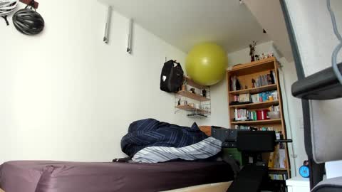 Snapshot of suedernorder chatting on 02-08-25, 01:33 suedernorder online show from 02-08-25, 01:33