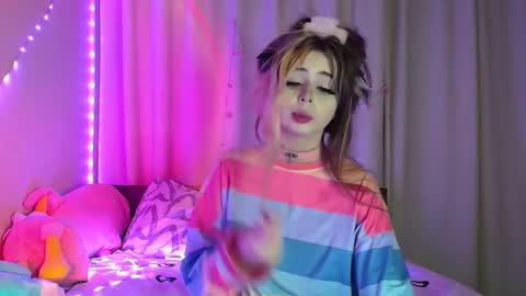Snapshot of suemeow chatting on 01-22-25, 02:59 Sue online show from 01-22-25, 02:59