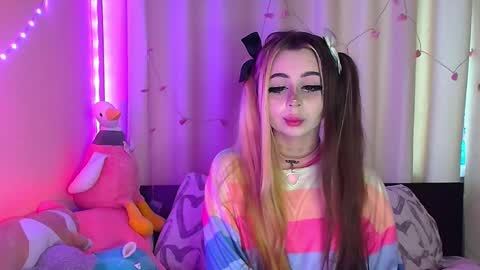 Snapshot of suemeow chatting on 02-23-25, 05:56 Sue online show from 02-23-25, 05:56