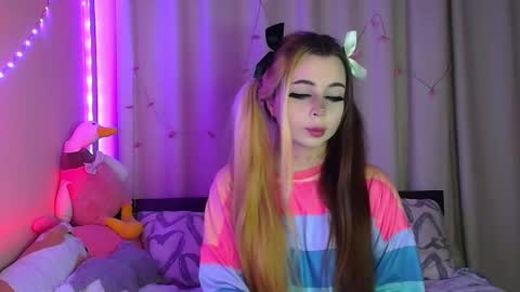 Snapshot of suemeow chatting on 02-24-25, 01:24 Sue online show from 02-24-25, 01:24