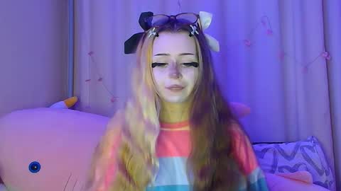 Snapshot of suemeow chatting on 10-13-25, 11:16 Sue online show from 10-13-25, 11:16