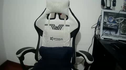 Snapshot of suez666 chatting on 11-30-25, 04:27 suez666 online show from 11-30-25, 04:27