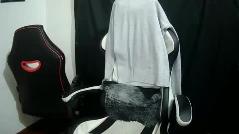 Snapshot of suez666 chatting on 03-12-26, 05:46 suez666 online show from 03-12-26, 05:46