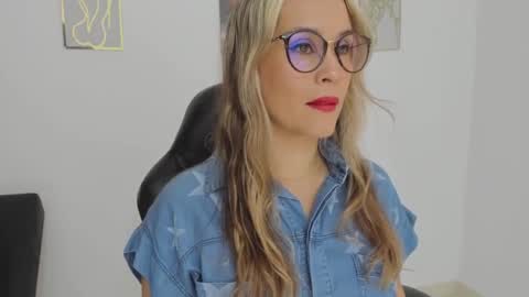 sugar_milff online show from 09-16-25, 01:23