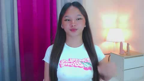 Snapshot of sugar_munch chatting on 03-11-25, 08:42 Cheska online show from 03-11-25, 08:42
