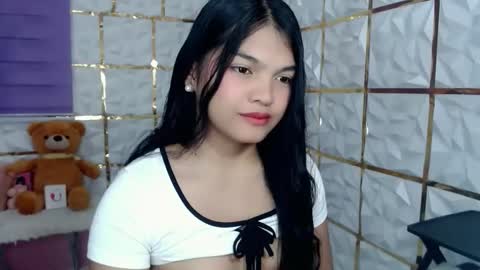 Snapshot of sugar_n_spicex chatting on 05-23-26, 06:40 trisha online show from 05-23-26, 06:40