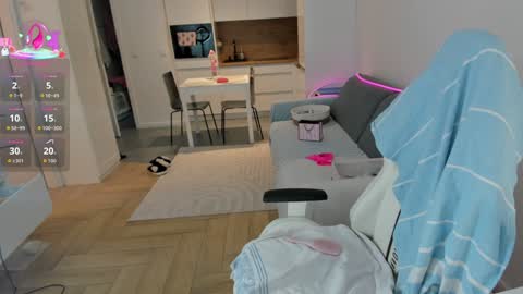 Snapshot of sugar_rainbow chatting on 11-25-25, 04:23 Kinga online show from 11-25-25, 04:23