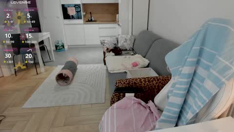 Snapshot of sugar_rainbow chatting on 02-16-26, 03:57 Kinga online show from 02-16-26, 03:57