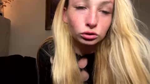 sugarrushxoxo online show from 04-12-26, 05:01