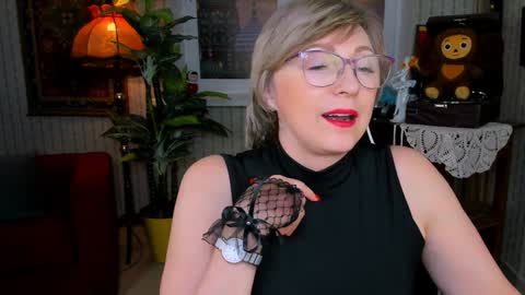 Vivien online show from 01-08-25, 12:15