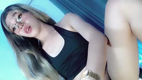 LoveSugar online show from 11-26-25, 08:10