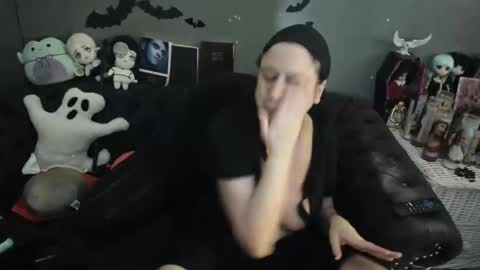 Snapshot of sugary_sweet chatting on 12-14-25, 03:23 Sugary online show from 12-14-25, 03:23