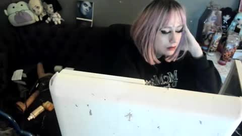 Snapshot of sugary_sweet chatting on 01-16-26, 03:43 Sugary online show from 01-16-26, 03:43