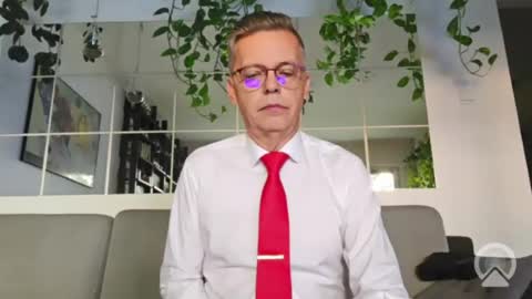 Snapshot of suit_elegant chatting on 07-12-26, 06:21 Suit tie horny online show from 07-12-26, 06:21