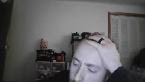 Snapshot of suitedandbossy chatting on 10-10-25, 10:20 SuitedandBossy online show from 10-10-25, 10:20